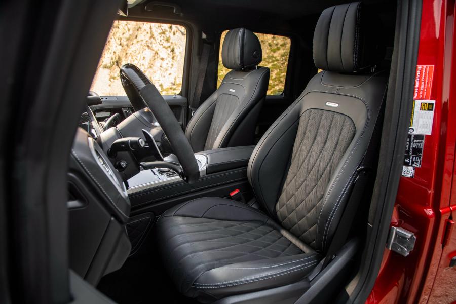 Интерьер Mercedes-AMG G63 (W463) 2018 года  (NA) (фото 2 из 47)